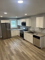 100 Mt Vernon Ave in Augusta, ME - Building Photo