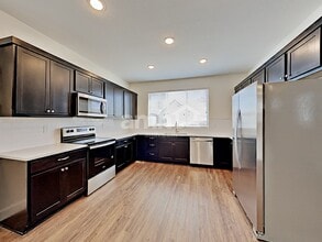 4481 Crestone Peak St in Brighton, CO - Foto de edificio - Building Photo