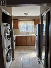 6060 Snowy Owl Crescent in Mississauga, ON - Building Photo - Building Photo