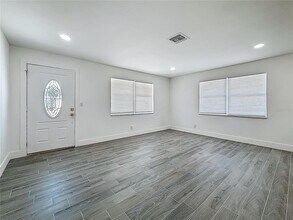 1755 Shore Acres Blvd NE in St. Petersburg, FL - Building Photo - Building Photo