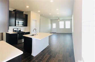 1611 Adobe Walls Way in Austin, TX - Building Photo - Building Photo