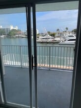 7917 West Dr in North Bay Village, FL - Building Photo - Building Photo