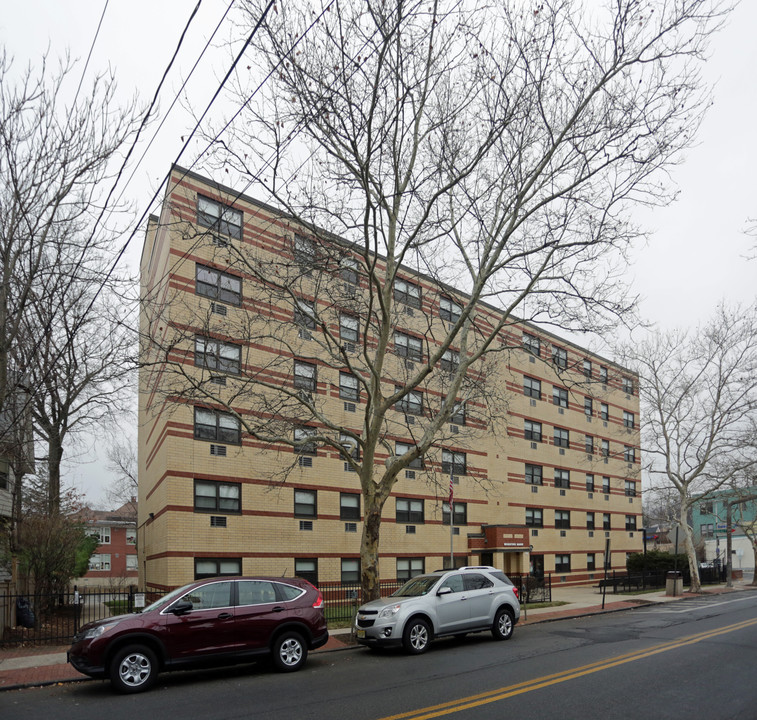 Woodstock Manor in Yonkers, NY - Foto de edificio