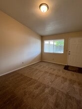 1262 N Marks Ave in Fresno, CA - Building Photo - Building Photo