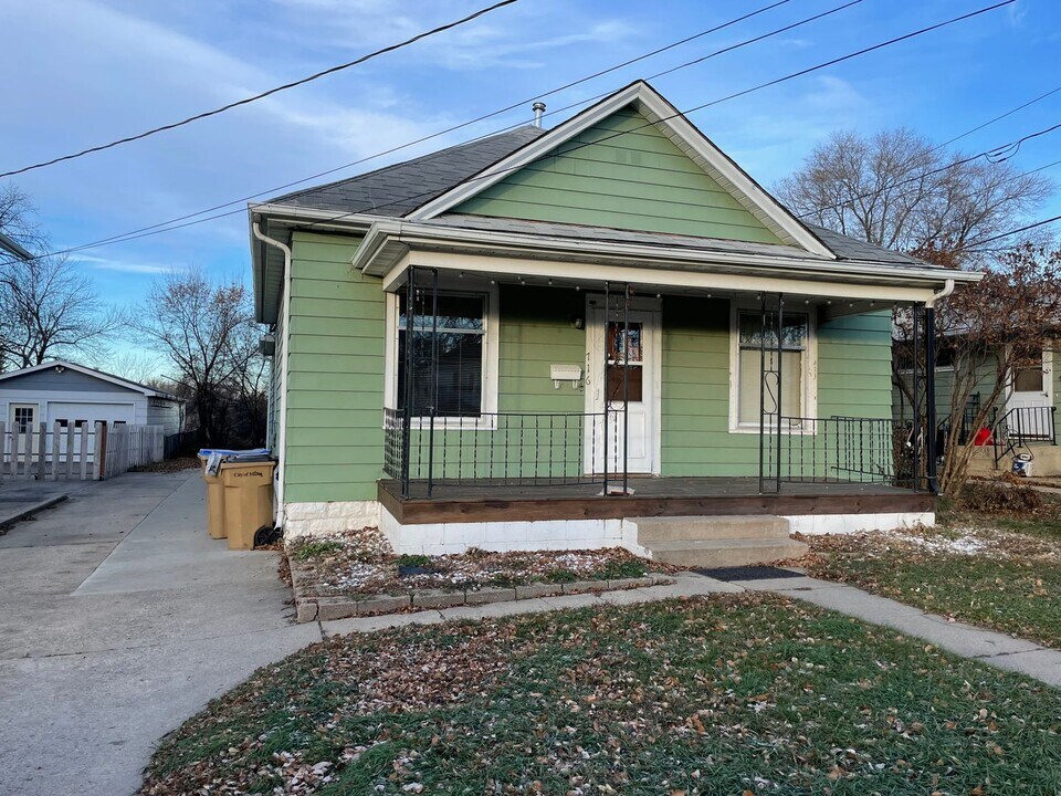 716 Beacon St in Minot, ND - Building Photo