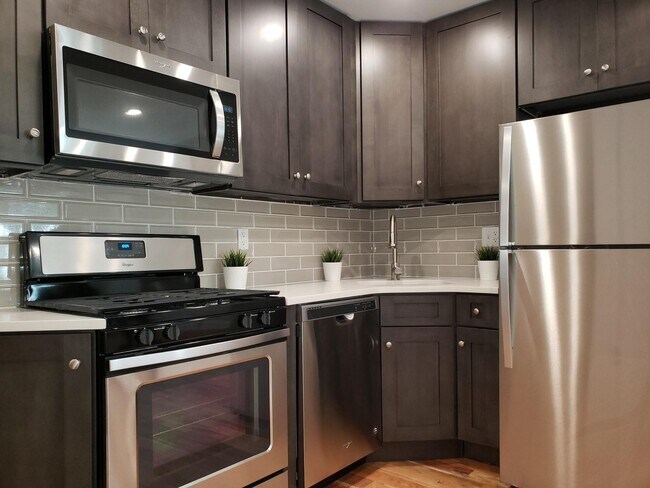 4619 Cedar Ave in Philadelphia, PA - Building Photo - Building Photo