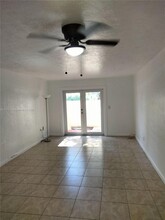 10901 N Kendall Dr in Miami, FL - Building Photo - Building Photo