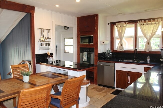 66-210 Kamehameha Highway Unit B in Haleiwa, HI - Foto de edificio - Building Photo