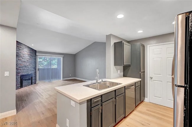 property at 231 W Horizon Ridge Pkwy
