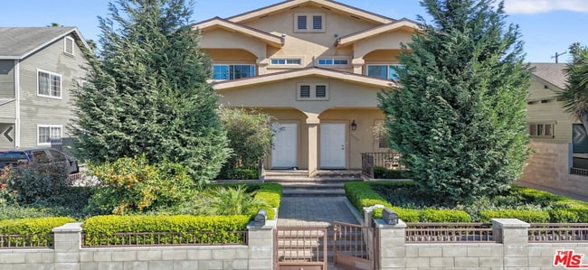 property at 2020 Hillcrest Dr