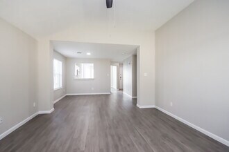 1615 Trail Oaks Ct in Humble, TX - Building Photo - Building Photo