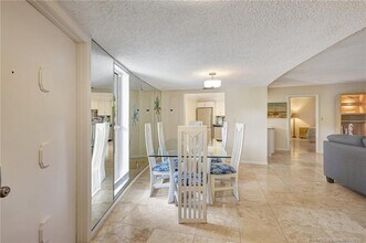 1357 NE Ocean Blvd in Stuart, FL - Foto de edificio - Building Photo