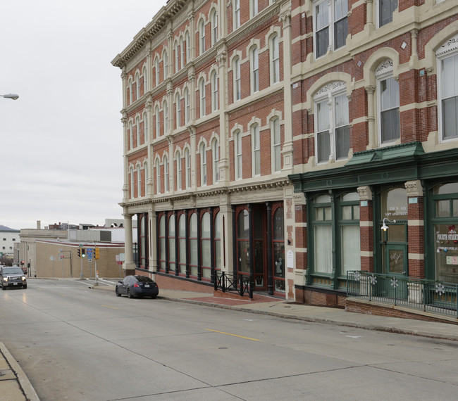 Lofts at Landmark in St. Joseph, MO - Foto de edificio - Building Photo