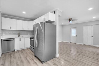 4500 NE 18th Ave in Pompano Beach, FL - Foto de edificio - Building Photo