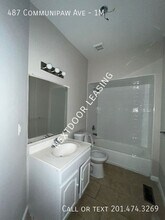 487 Communipaw Ave in Jersey City, NJ - Building Photo - Building Photo