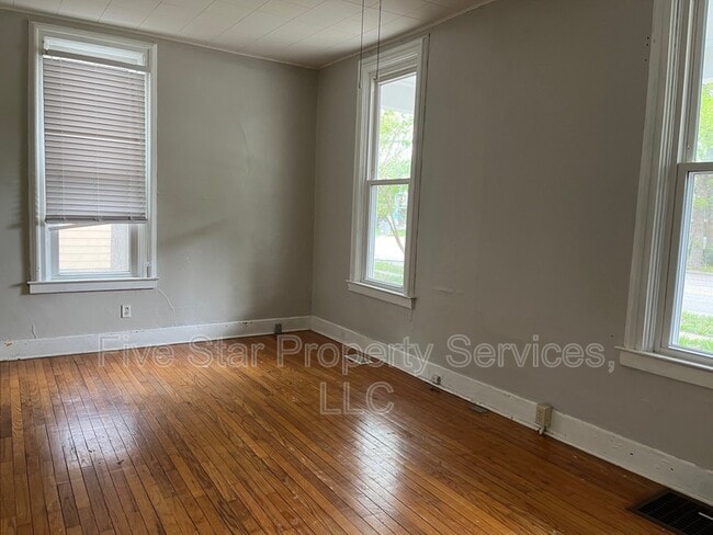 109 S Walnut St in Springfield, IL - Building Photo - Building Photo