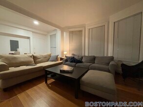 1516 Commonwealth Ave in Boston, MA - Foto de edificio - Building Photo