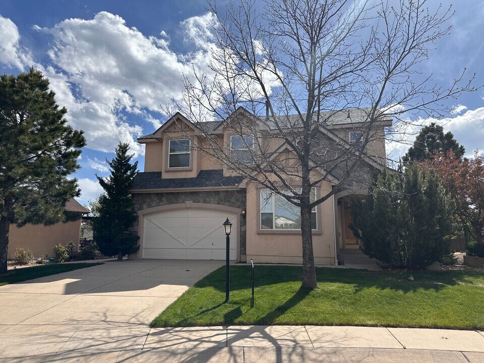 3904 Cherry Plum Dr in Colorado Springs, CO - Building Photo