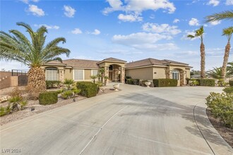 200 W Desert Rose Dr in Henderson, NV - Foto de edificio - Building Photo