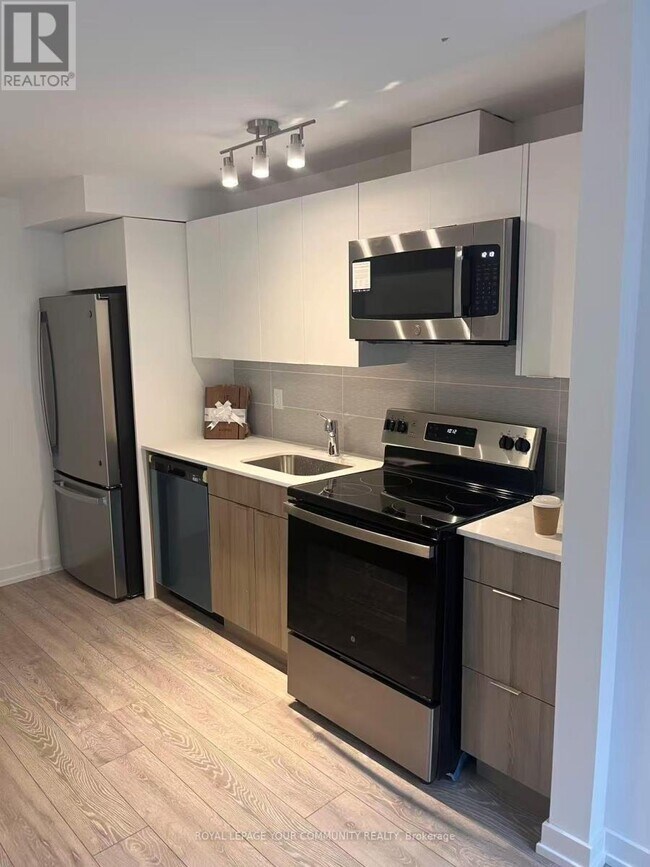 30 Calamint Ln. in Toronto, ON - Building Photo - Building Photo