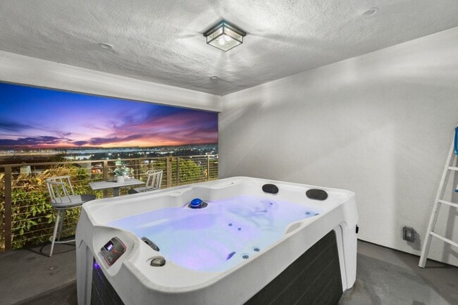 2125 W California St in San Diego, CA - Foto de edificio - Building Photo