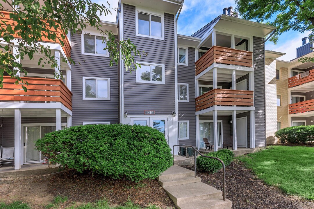 Runaway Bay Apartments in Columbus, OH - Building Photo