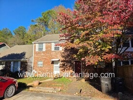 6093 Cobblestone Ct in Douglasville, GA - Building Photo