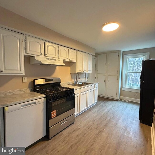 1265 Walter Ave in Paulsboro, NJ - Building Photo - Building Photo