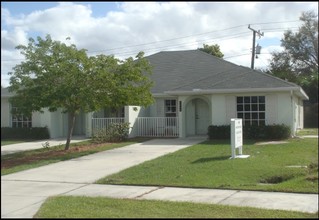 Majorca Palms Estates in Ft. Myers, FL - Building Photo - Building Photo