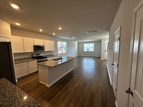 1525 Ashgrove Pl in Lebanon, TN - Building Photo - Building Photo