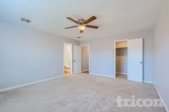 1204 Crabtree Ct in Cedar Hill, TX - Foto de edificio - Building Photo