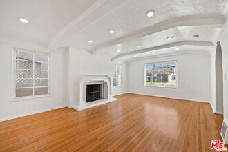 141 S Vista St in Los Angeles, CA - Building Photo - Building Photo