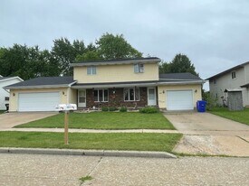 1825 W Brewster St in Appleton, WI - Building Photo