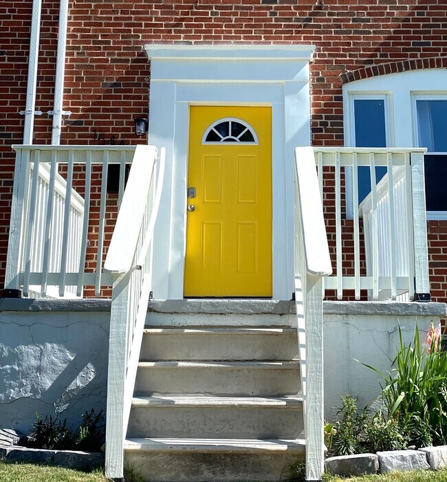 1544 Oakridge Rd, Unit 1 in Baltimore, MD - Building Photo - Building Photo