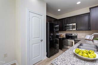 117 Cobalt Creek Way in Holly Springs, NC - Building Photo - Building Photo
