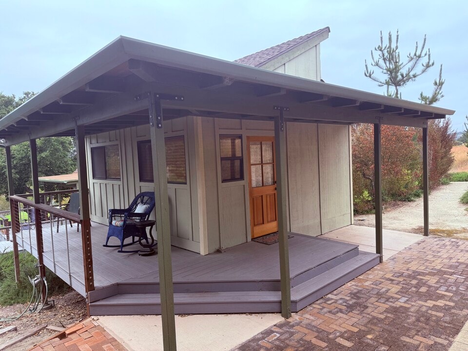 1366 Old Oak Park Rd in Arroyo Grande, CA - Building Photo