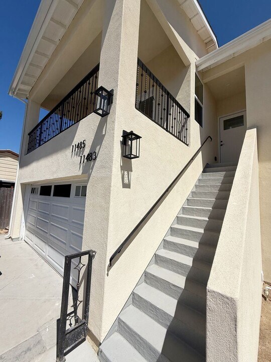 11485 Westonhill Dr in San Diego, CA - Building Photo