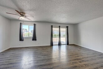 5024 Ursula St in Denver, CO - Building Photo - Building Photo