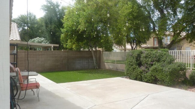 1600 W Gail Dr in Chandler, AZ - Building Photo - Building Photo