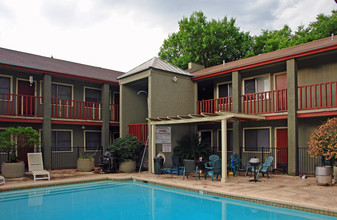 Walden Park Apartments in Austin, TX - Building Photo - Building Photo