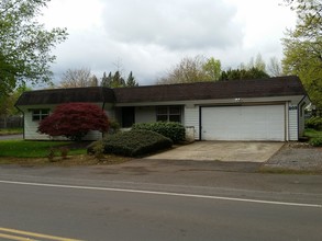 213 SE 192nd Ave in Portland, OR - Building Photo - Building Photo