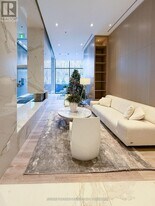 370 Martha St in Burlington, ON - Building Photo