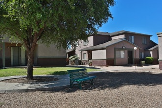 Ventura Townhomes in Tucson, AZ - Foto de edificio - Building Photo