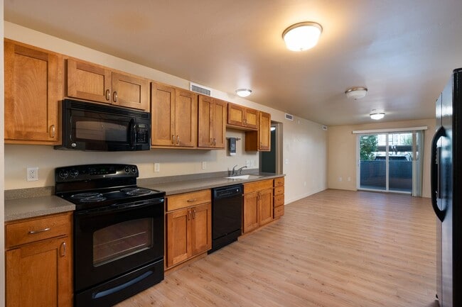 228 S Cottonwood Rd-Unit -228 S Cottonwood, Unit #110 in Bozeman, MT - Building Photo - Building Photo