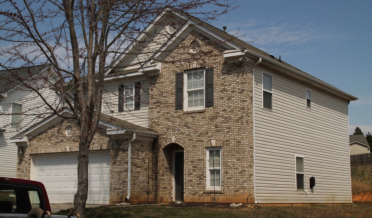 4345 Stone Mountain Drive in Gastonia, NC - Building Photo