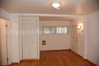 16 Clubhouse Ave-Unit -4 in Los Angeles, CA - Foto de edificio - Building Photo