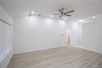 18 Umbrellabird Ave in McAllen, TX - Building Photo - Building Photo