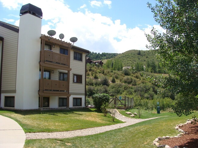 property at 998 W Beaver Creek Blvd