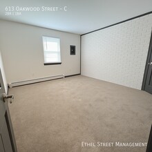 613 Oakwood St in Easton, PA - Building Photo - Building Photo