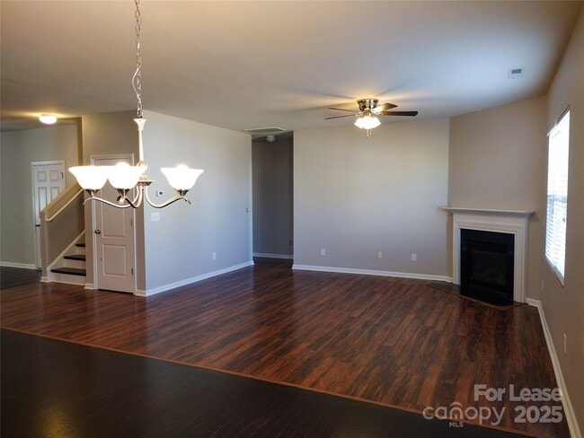 1004 Sunflower Ln in Indian Trail, NC - Foto de edificio - Building Photo